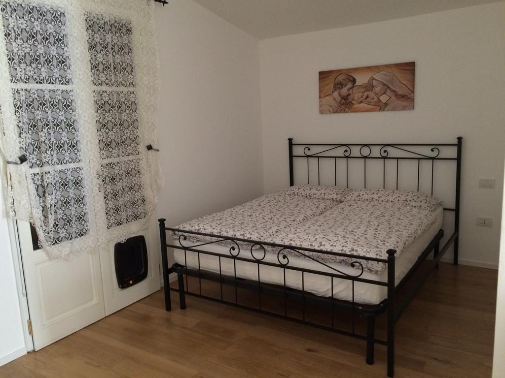 Apartamento Casina Rosa Certaldo Habitación foto